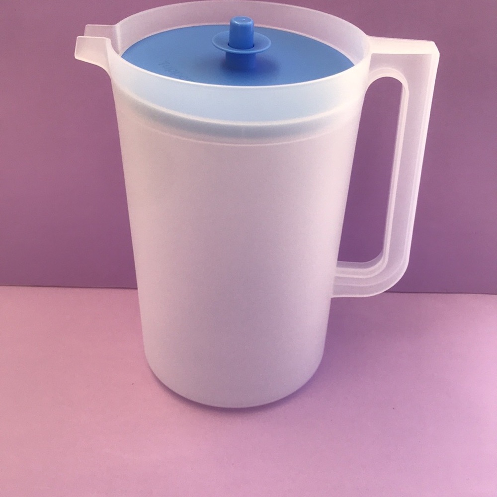 Tupperware Jumbo  Pitcher 4 Liter - Picture 8 of 9
